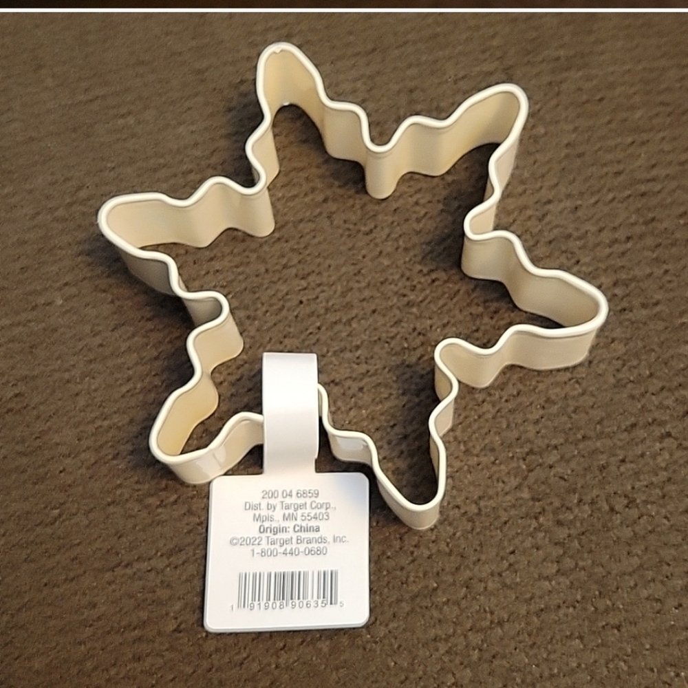 Wondershop Snowflake Cream Cookie Cutter 3 9/16X 4 1/16